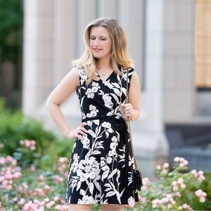 White House Black Market | Reversible Geo/ Floral Dress Size 2